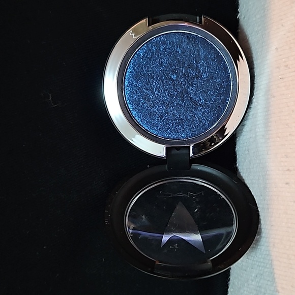 MAC Cosmetics Midnight Pressed Pigment STAR TREK. Brand New. - Picture 2 of 5